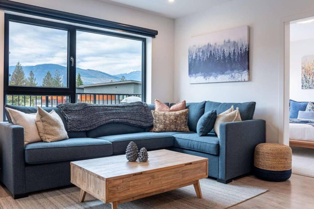 Bluebird Daze By Revelstoke Vacations Apartment Екстериор снимка