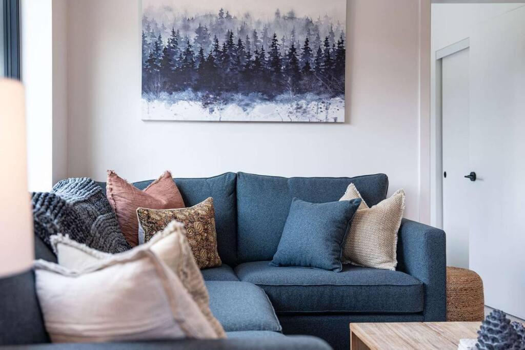 Bluebird Daze By Revelstoke Vacations Apartment Екстериор снимка