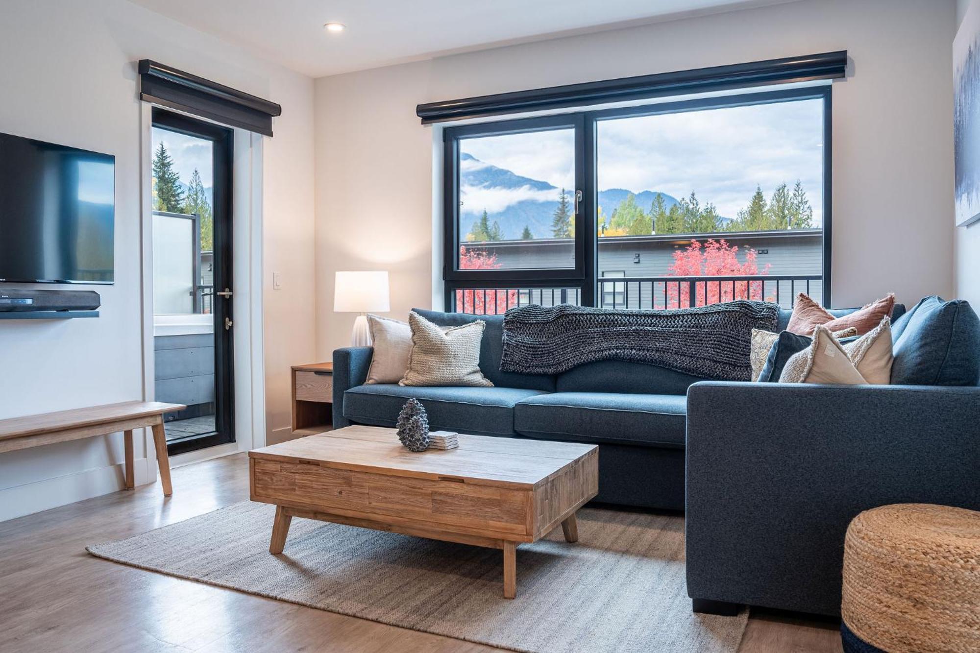 Bluebird Daze By Revelstoke Vacations Apartment Екстериор снимка