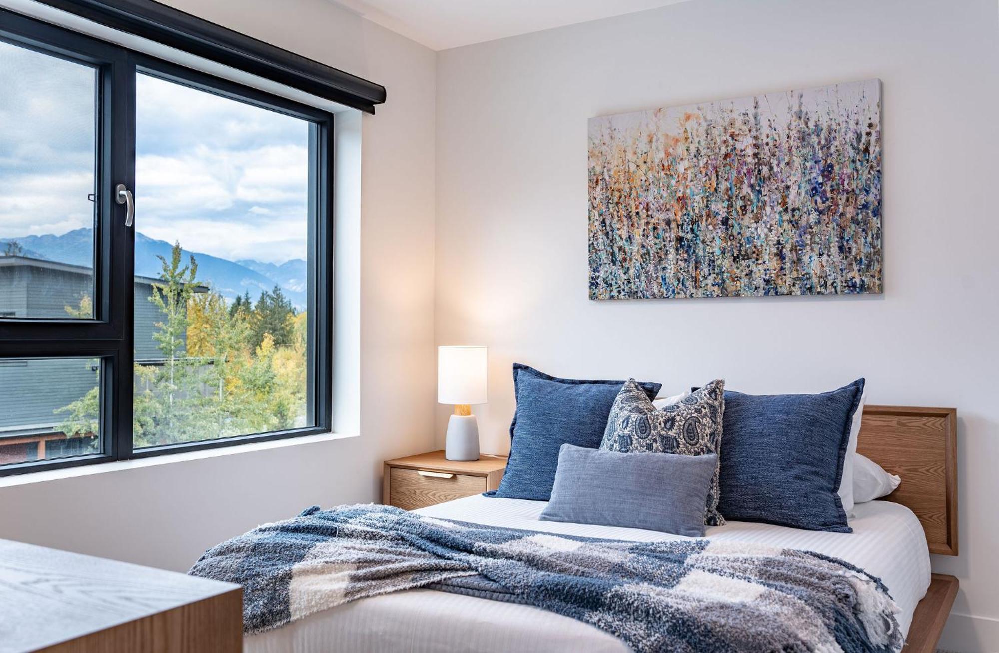 Bluebird Daze By Revelstoke Vacations Apartment Екстериор снимка