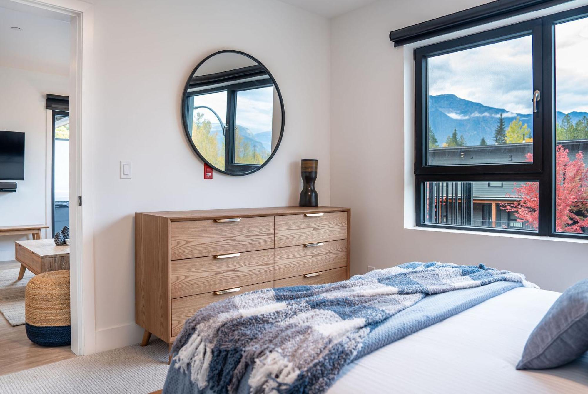 Bluebird Daze By Revelstoke Vacations Apartment Екстериор снимка